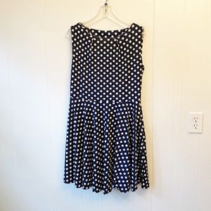 Size large polkadot above knee dress